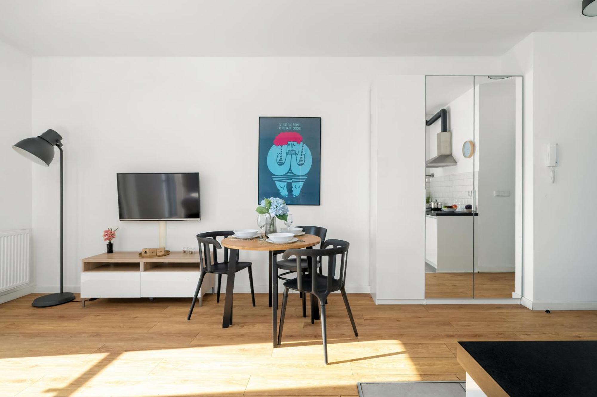 Very Berry - Zwierzyniecka 30 - check in 24h, parking, lift Posen Exterior foto